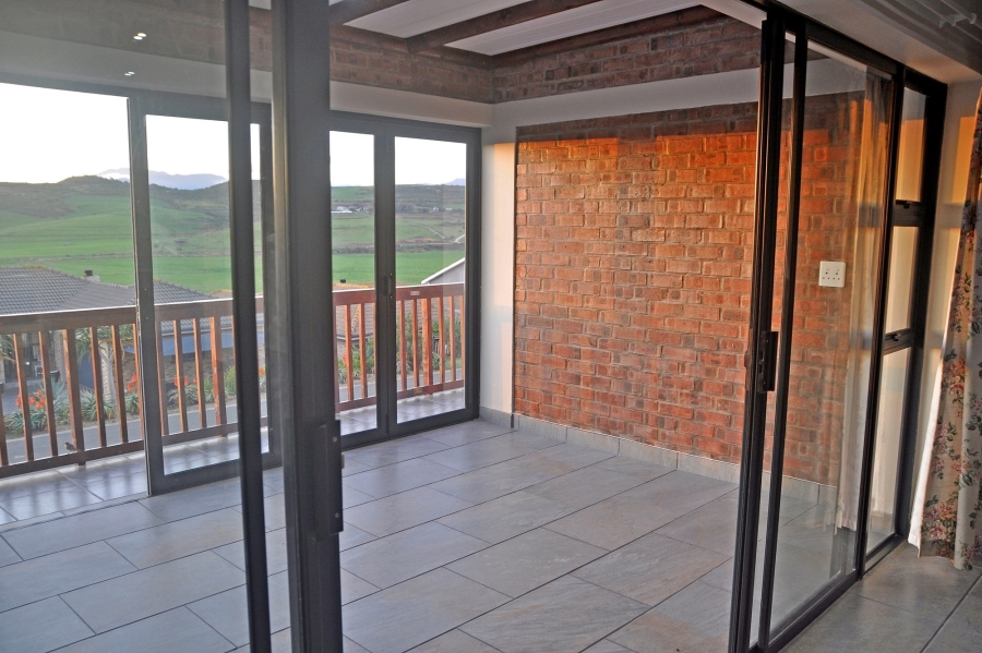 5 Bedroom Property for Sale in Reebok Western Cape